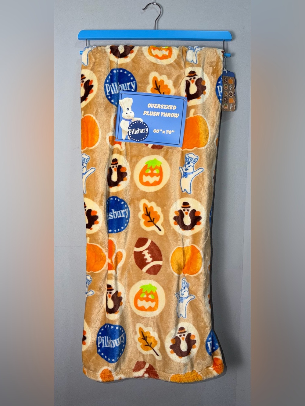 Pillsbury Plush Fall Oversized Throw Blanket in Tan